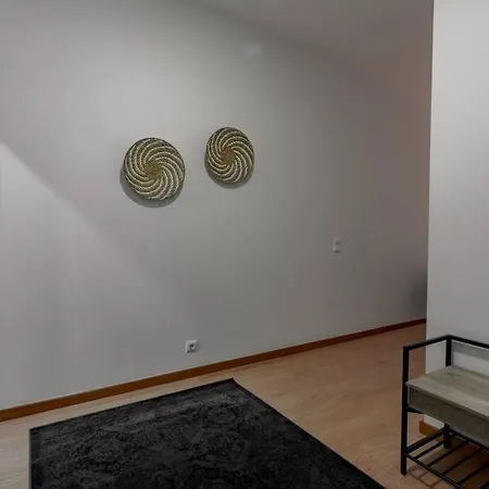 Modern Near Metro Station Apartament *