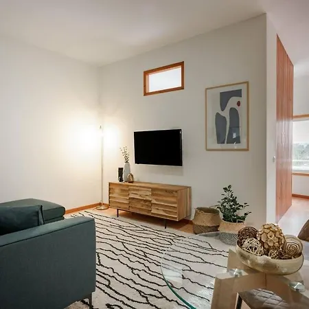 Modern Near Metro Station Senhora da Hora