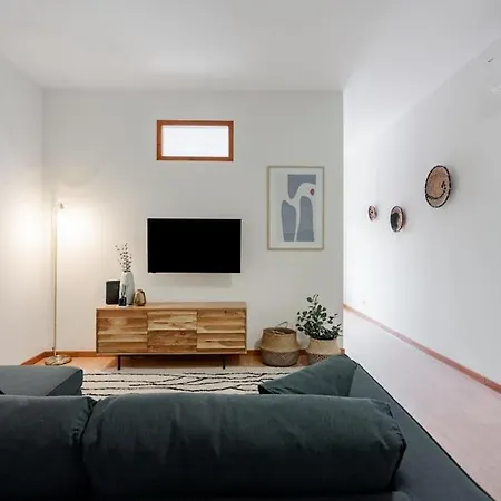 Modern Near Metro Station Senhora da Hora