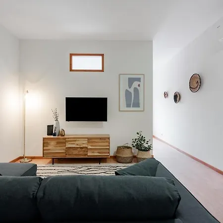 Modern Near Metro 아파트 Senhora da Hora