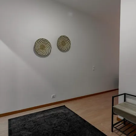 Modern Near Metro *