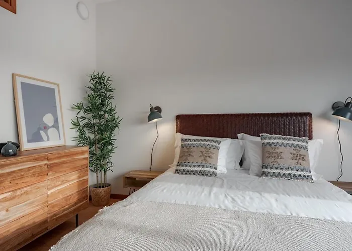 아파트 Modern Near Metro