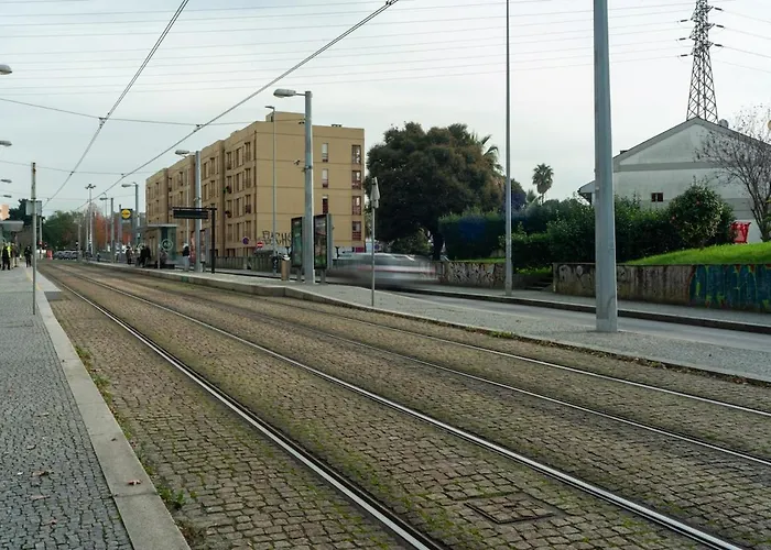 Modern Near Metro 아파트